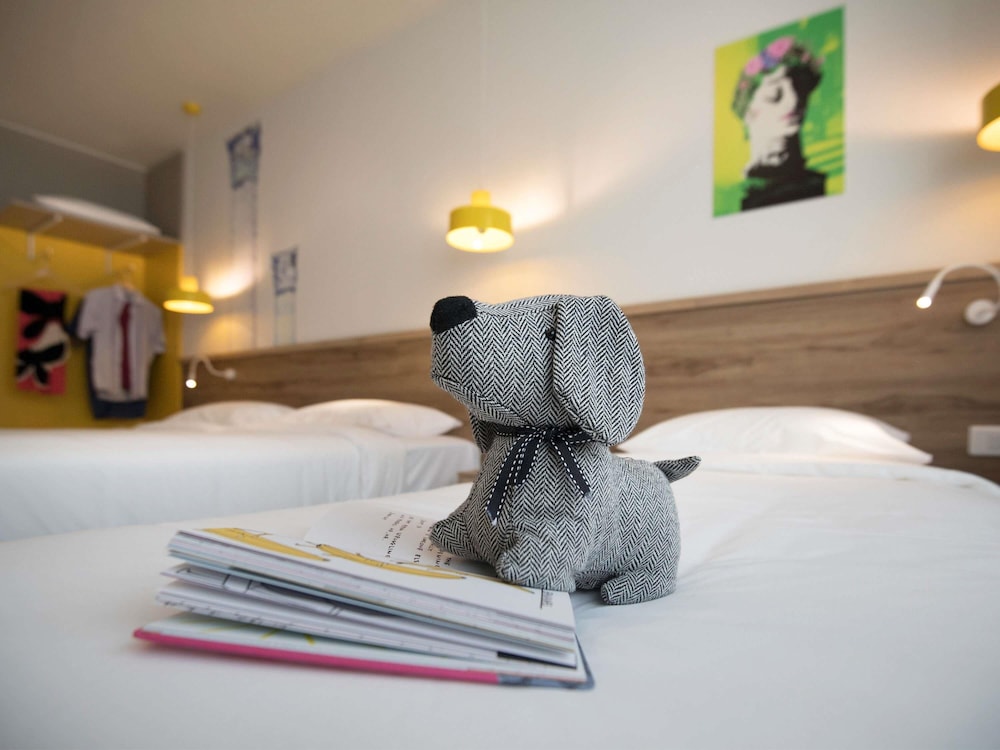 ibis Styles Athens Routes — Hotel rooms in Athens, Attica