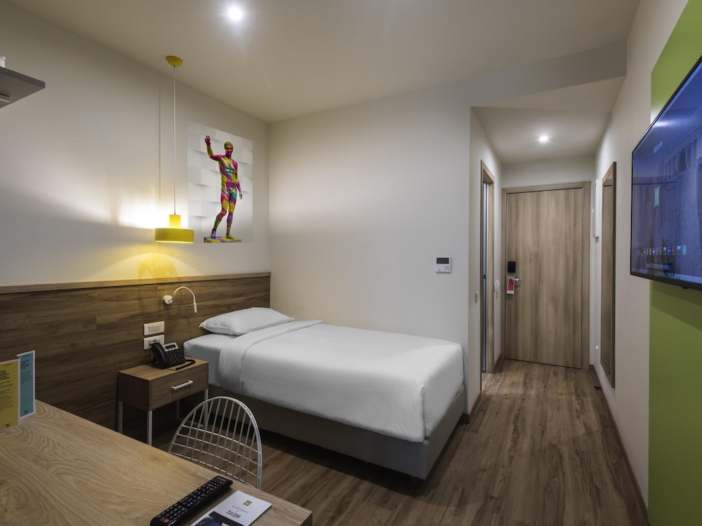 ibis Styles Athens Routes — Hotel rooms in Athens, Attica