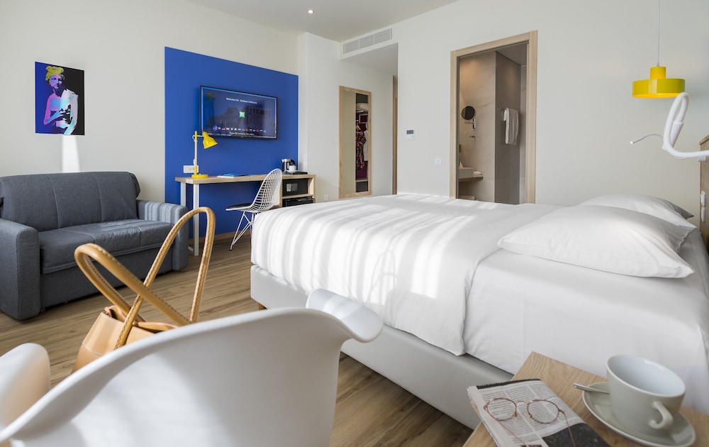 ibis Styles Athens Routes — Hotel rooms in Athens, Attica