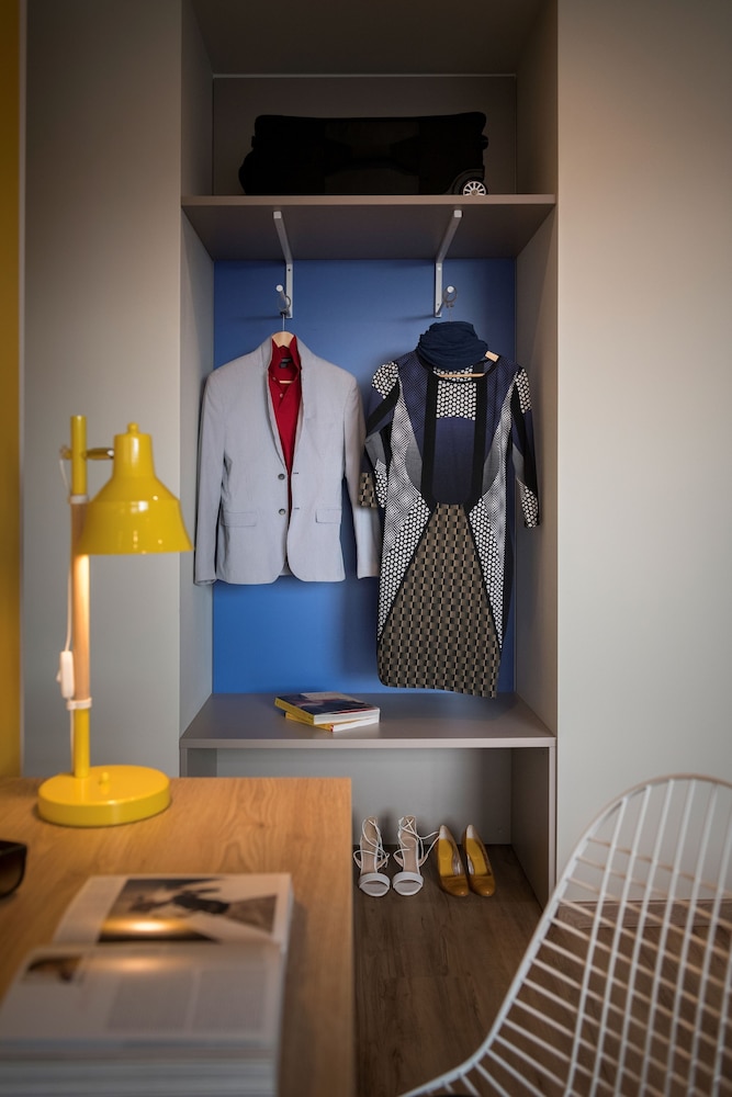 ibis Styles Athens Routes — Hotel rooms in Athens, Attica