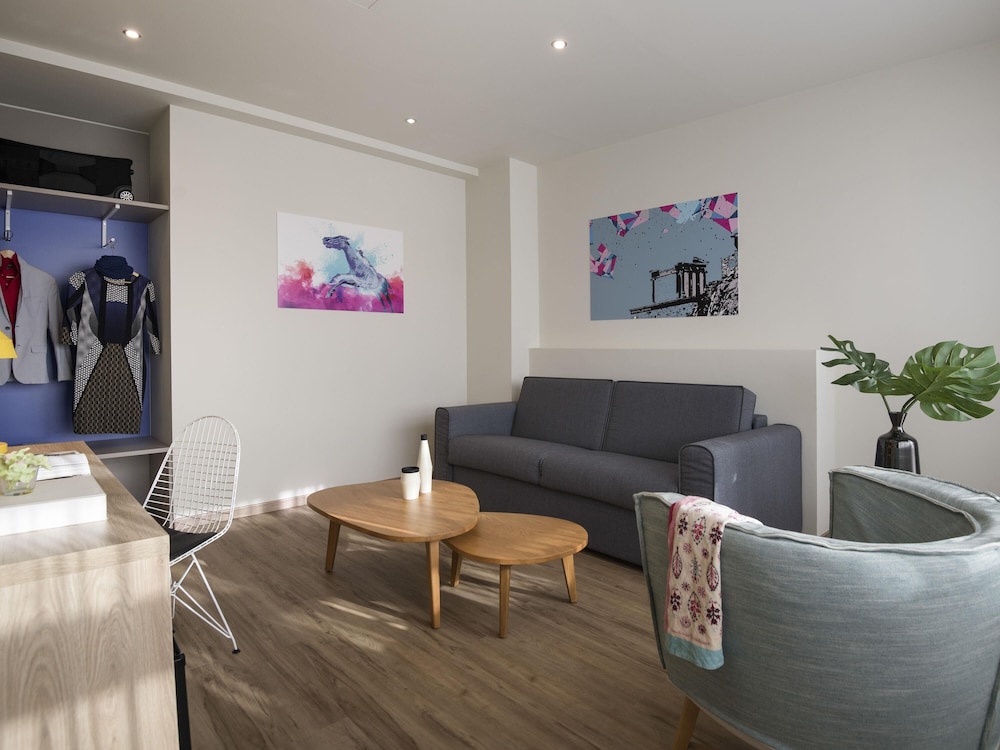 ibis Styles Athens Routes — Hotel rooms in Athens, Attica