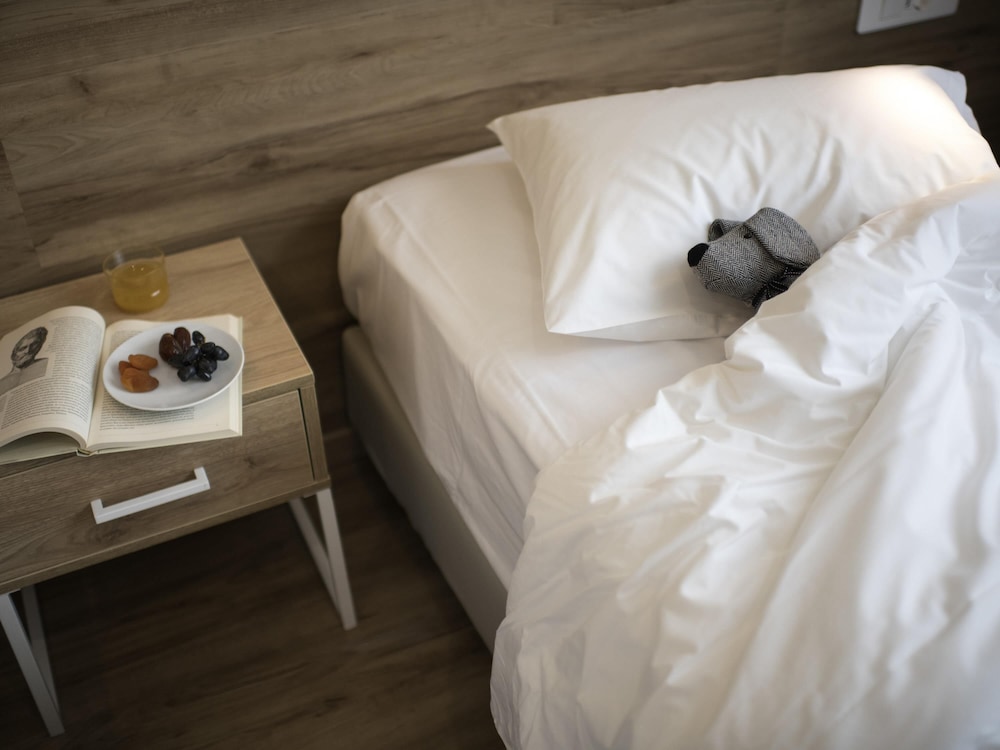ibis Styles Athens Routes — Hotel rooms in Athens, Attica