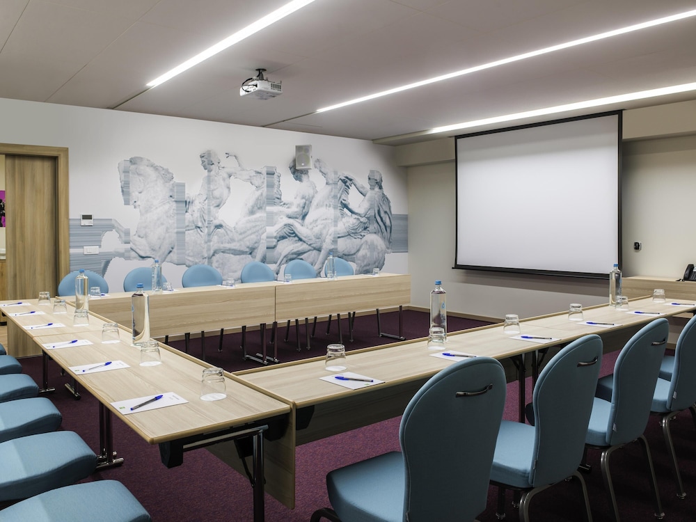 ibis Styles Athens Routes — Hotel building in Athens, Attica