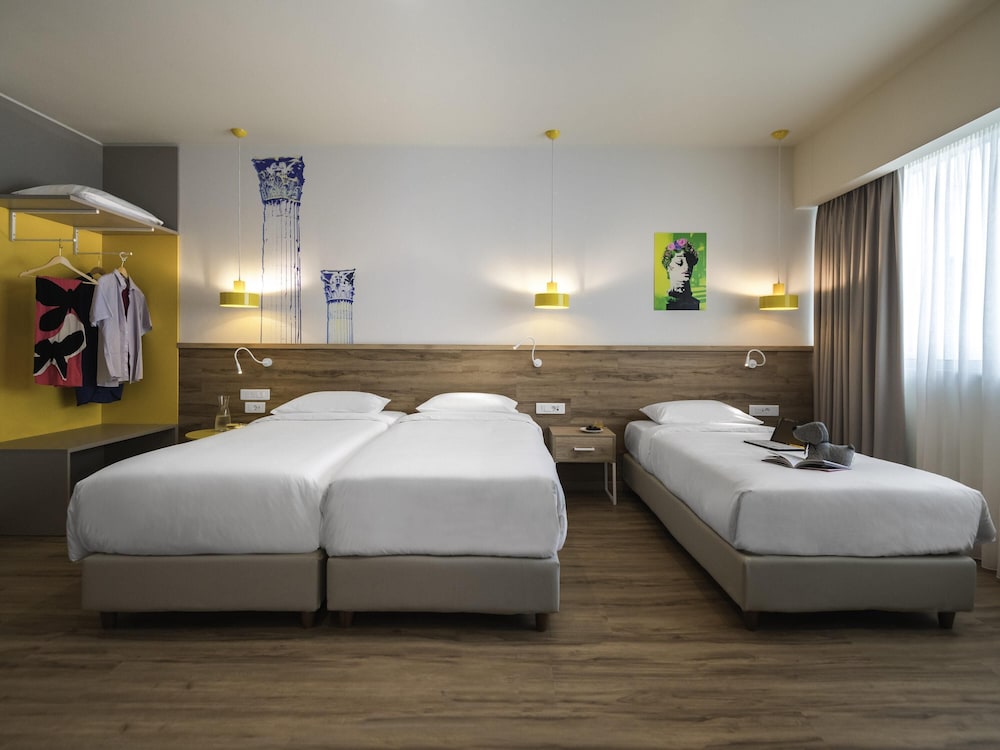 ibis Styles Athens Routes — Hotel rooms in Athens, Attica
