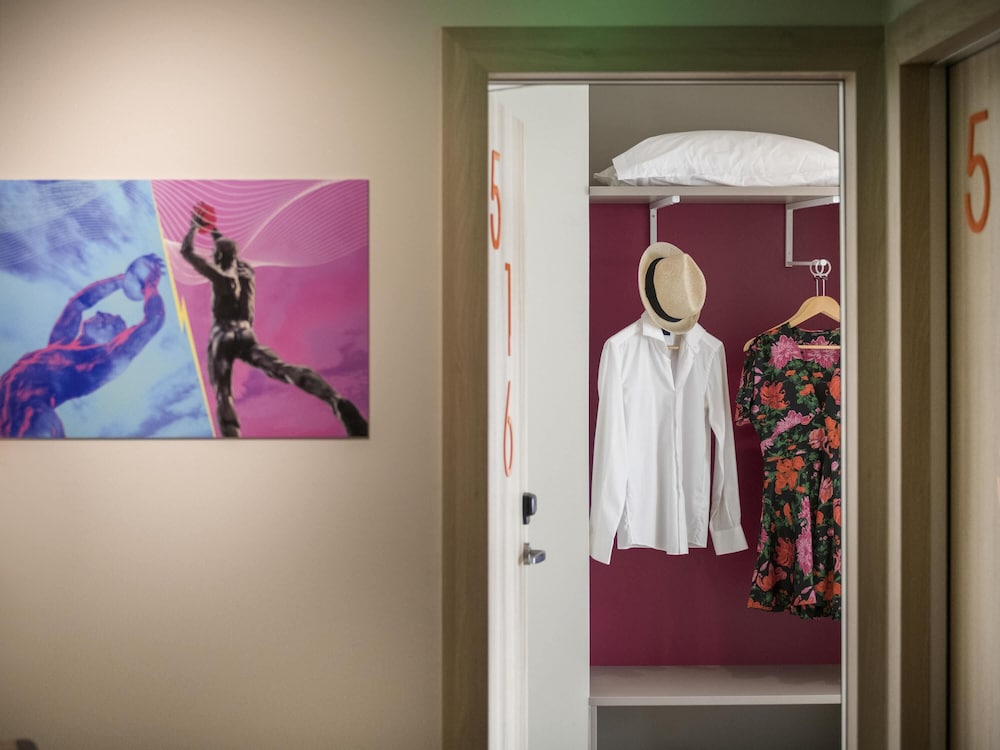 ibis Styles Athens Routes — Hotel rooms in Athens, Attica