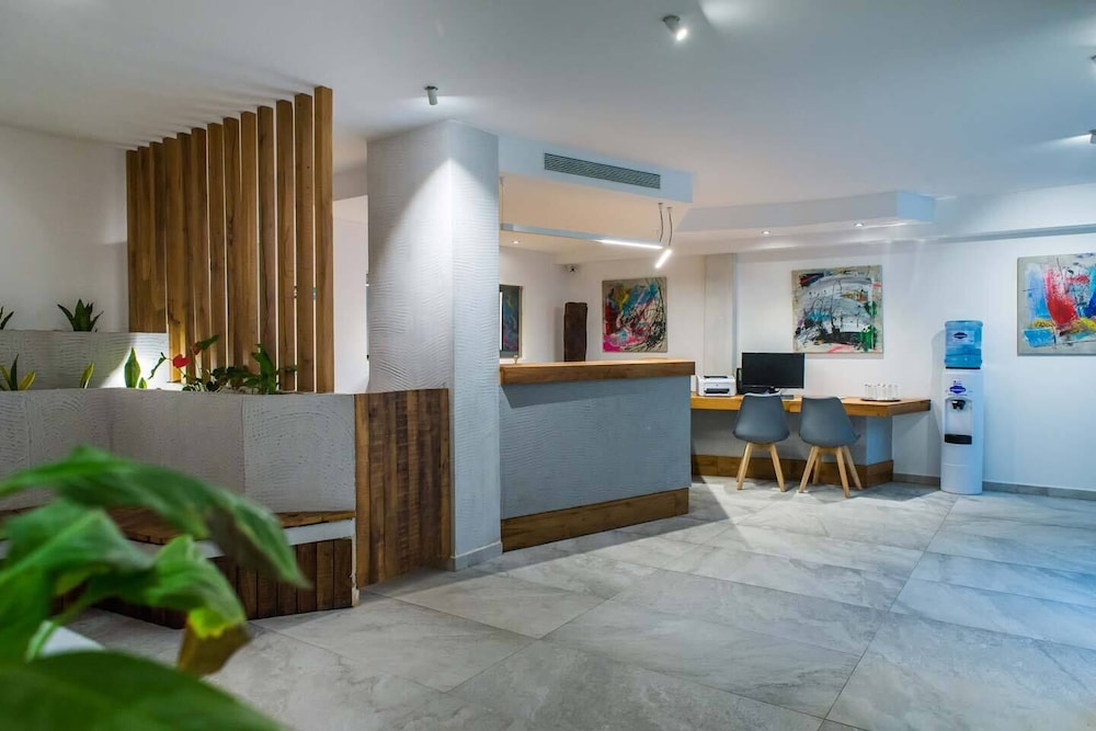 Hotel Vacanzy Urban Boutique - Adults Only — Hotel building in Corralejo, Canary Islands