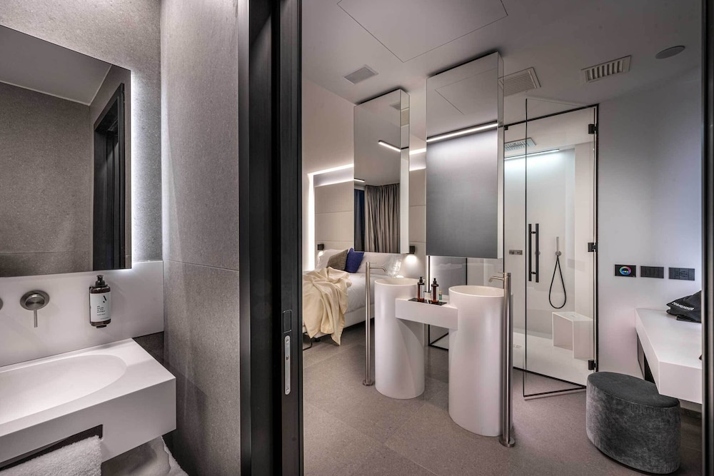 J44 Lifestyle hotel — Hotel rooms in Jesolo, Veneto