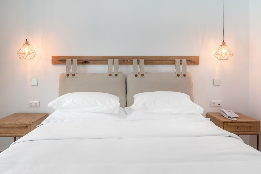 Omnia Mykonos Boutique Hotel & Suites — Hotel rooms in Ornos, South Aegean