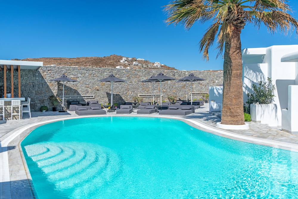 Omnia Mykonos Boutique Hotel & Suites — Swimming pool in Ornos, South Aegean