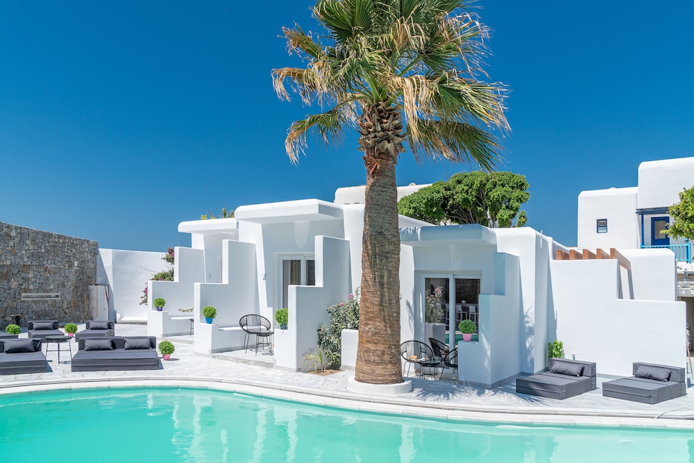 Omnia Mykonos Boutique Hotel & Suites — Swimming pool in Ornos, South Aegean