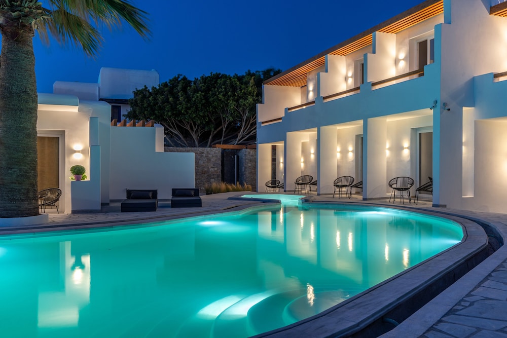 Omnia Mykonos Boutique Hotel & Suites — Swimming pool in Ornos, South Aegean