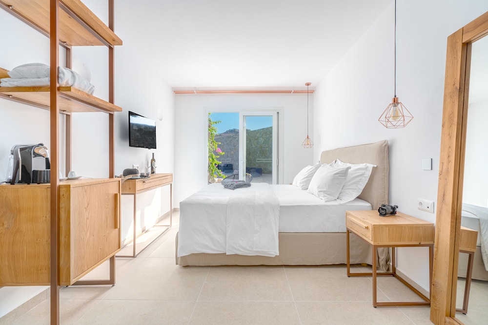 Omnia Mykonos Boutique Hotel & Suites — Hotel rooms in Ornos, South Aegean