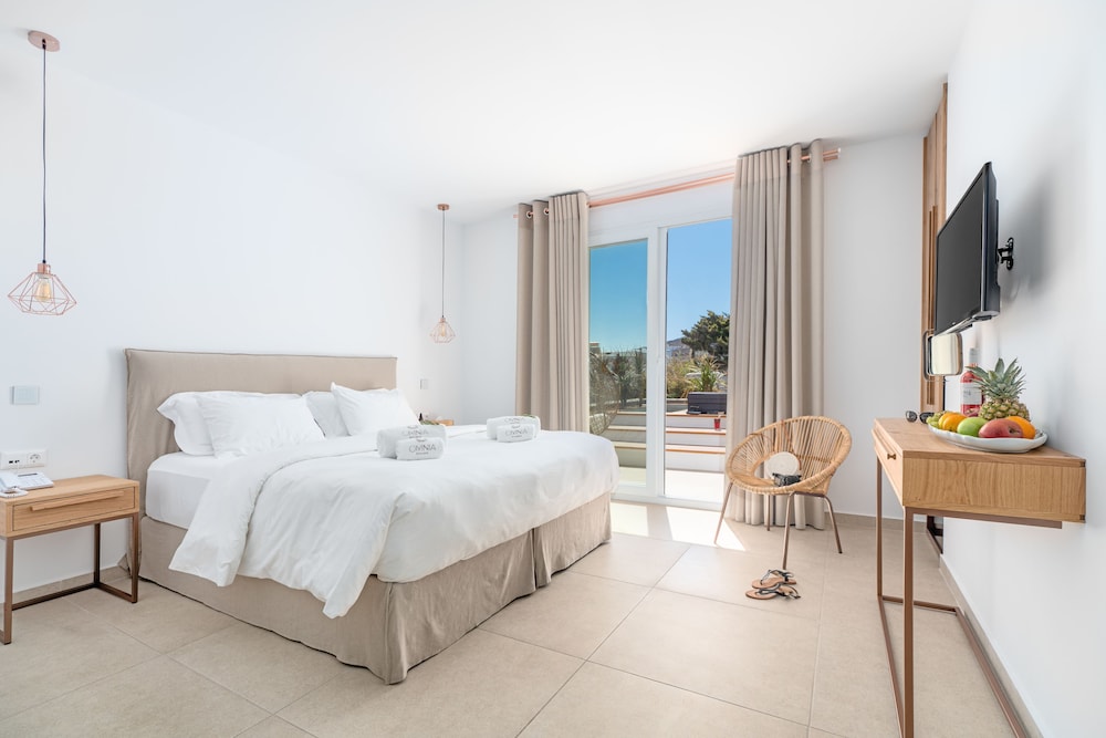 Omnia Mykonos Boutique Hotel & Suites — Hotel rooms in Ornos, South Aegean