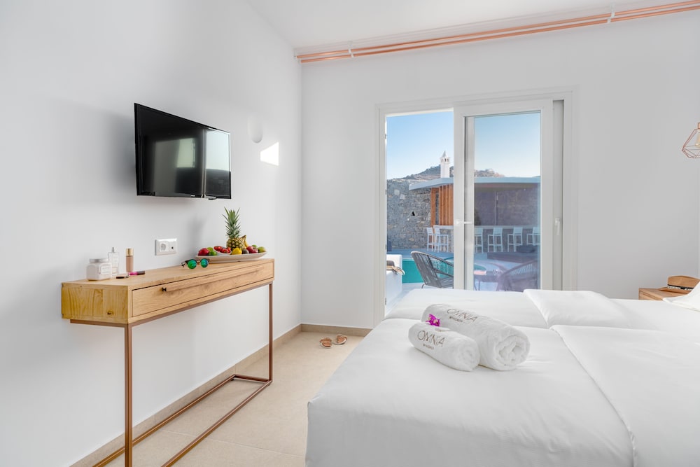 Omnia Mykonos Boutique Hotel & Suites — Hotel rooms in Ornos, South Aegean