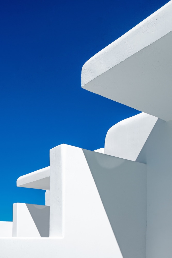 Omnia Mykonos Boutique Hotel & Suites — Hotel building in Ornos, South Aegean