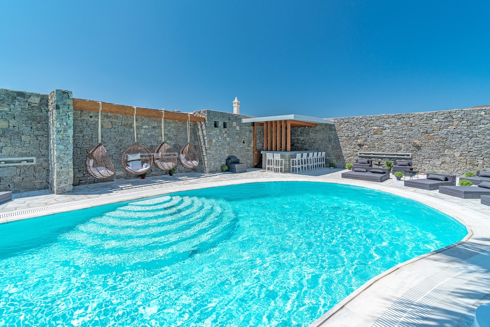 Omnia Mykonos Boutique Hotel & Suites — Swimming pool in Ornos, South Aegean