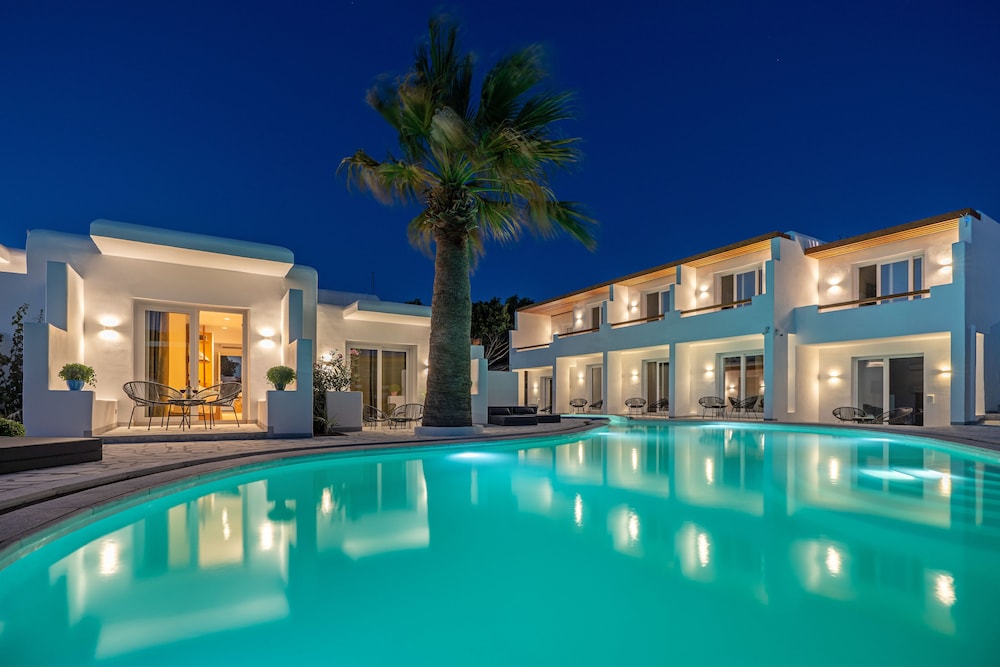 Omnia Mykonos Boutique Hotel & Suites — Main photo in Ornos, South Aegean