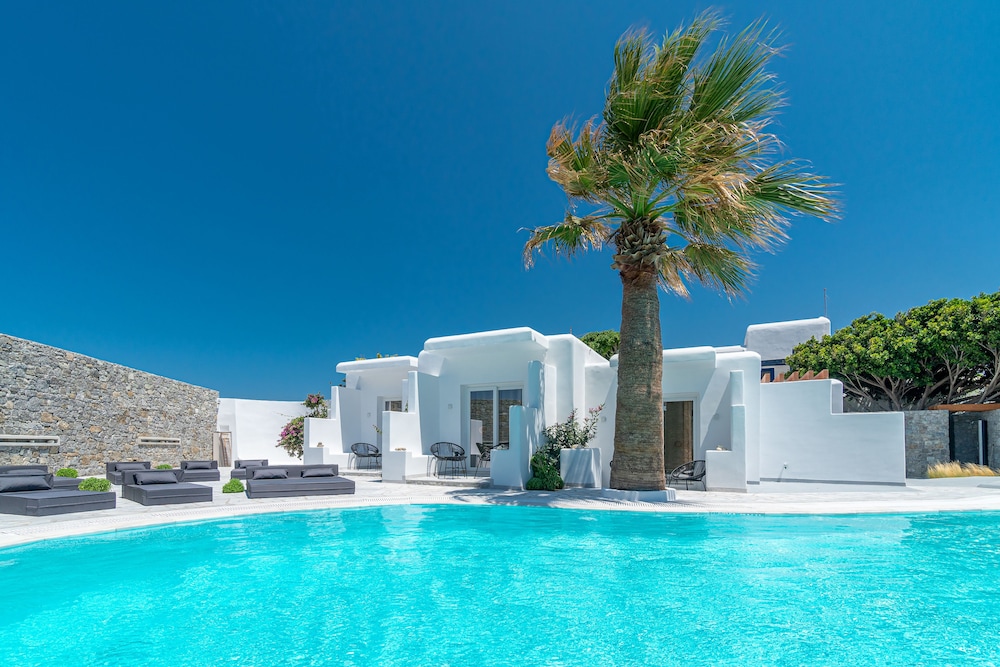 Omnia Mykonos Boutique Hotel & Suites — Swimming pool in Ornos, South Aegean