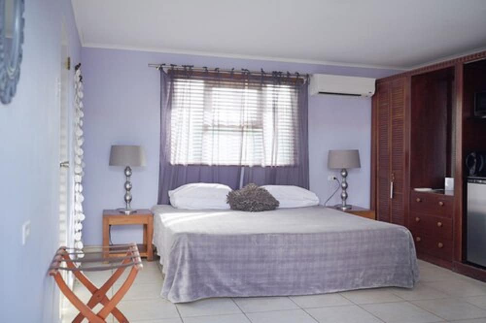 Arubiana Inn — Hotel rooms in Noord, Aruba