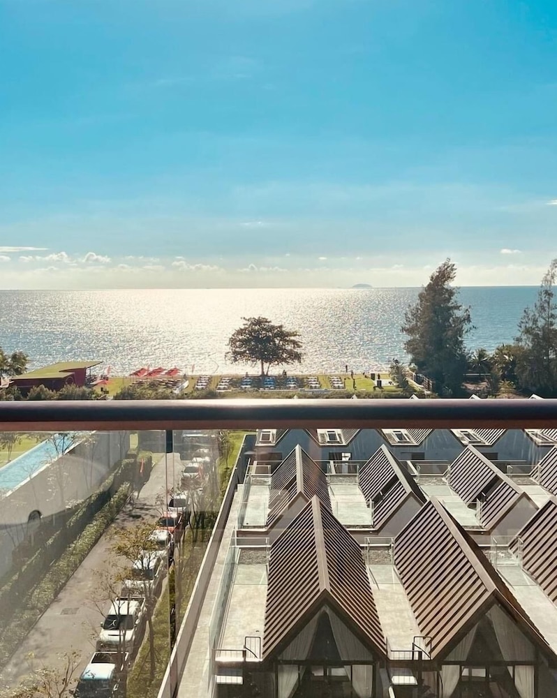 Ana Anan Resort & Villas Pattaya — Hotel building in Sattahip, Chonburi