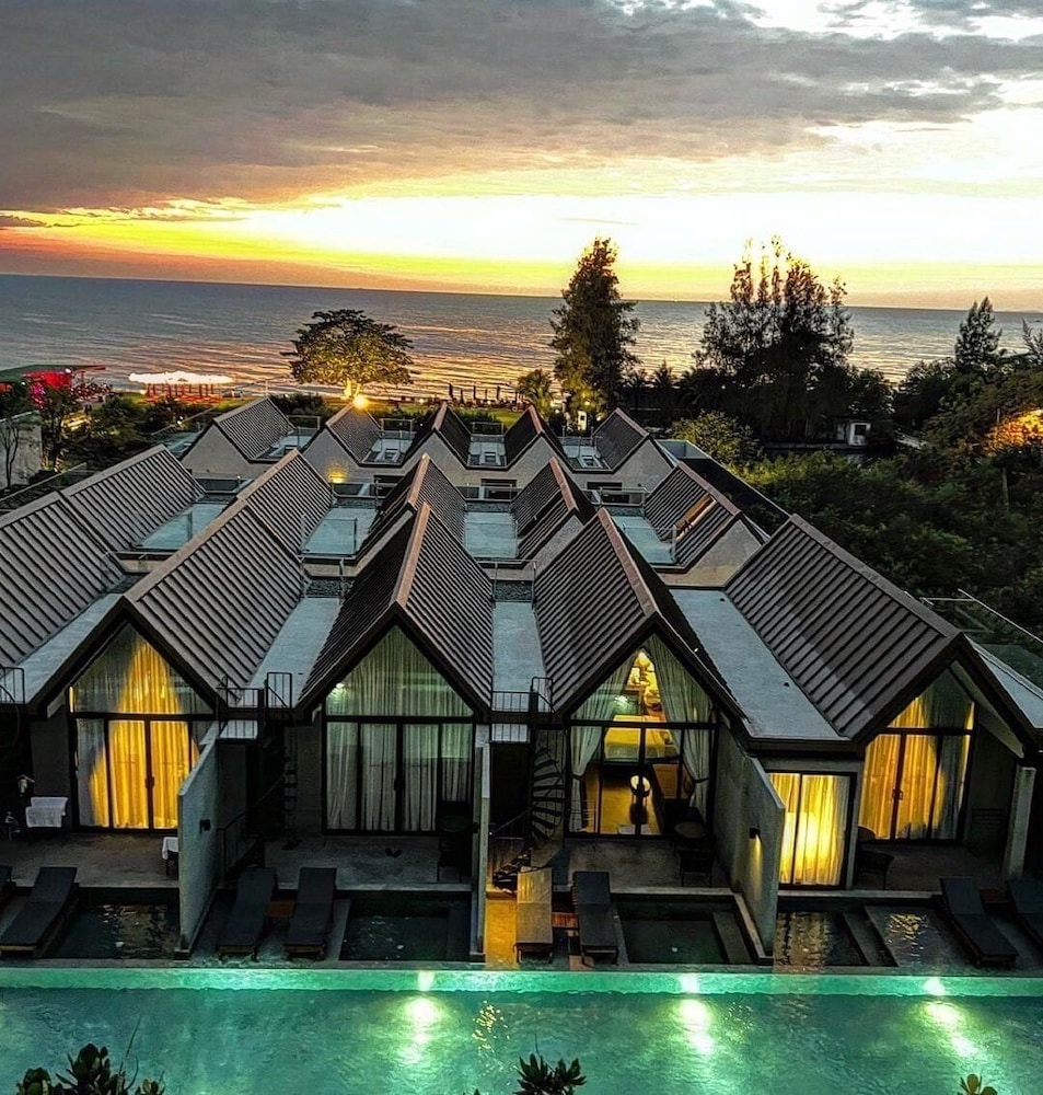 Ana Anan Resort & Villas Pattaya — Hotel building in Sattahip, Chonburi