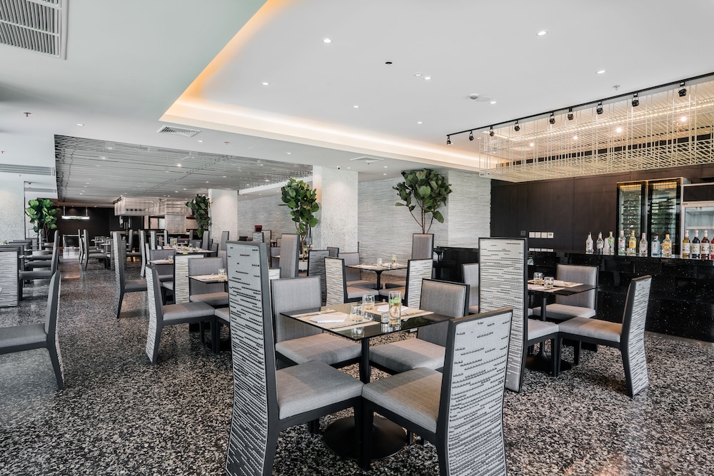 Ana Anan Resort & Villas Pattaya — Restaurant & bars in Sattahip, Chonburi