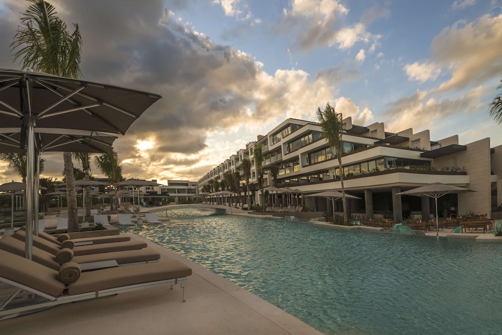 Atelier Playa Mujeres - Adults Only - All Inclusive — Swimming pool in Playa Mujeres, Quintana Roo