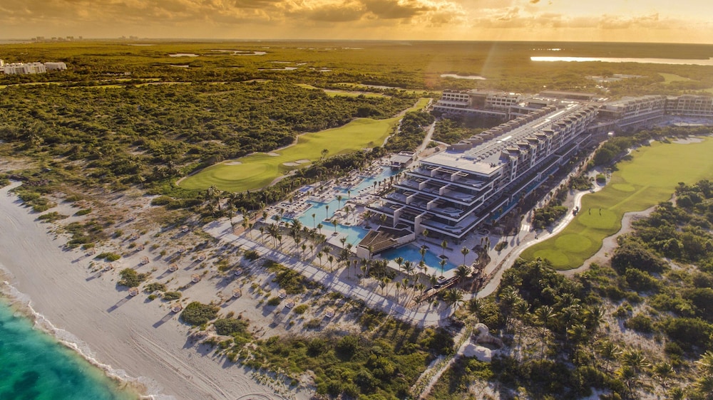 Atelier Playa Mujeres - Adults Only - All Inclusive — Hotel building in Playa Mujeres, Quintana Roo