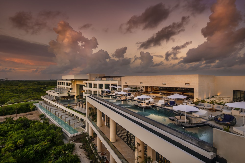 Atelier Playa Mujeres - Adults Only - All Inclusive — Hotel building in Playa Mujeres, Quintana Roo