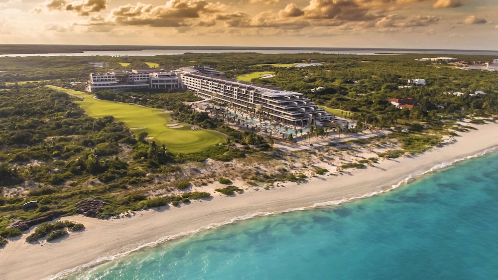 Atelier Playa Mujeres - Adults Only - All Inclusive — Hotel building in Playa Mujeres, Quintana Roo