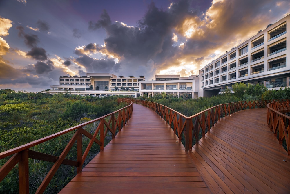 Atelier Playa Mujeres - Adults Only - All Inclusive — Hotel building in Playa Mujeres, Quintana Roo