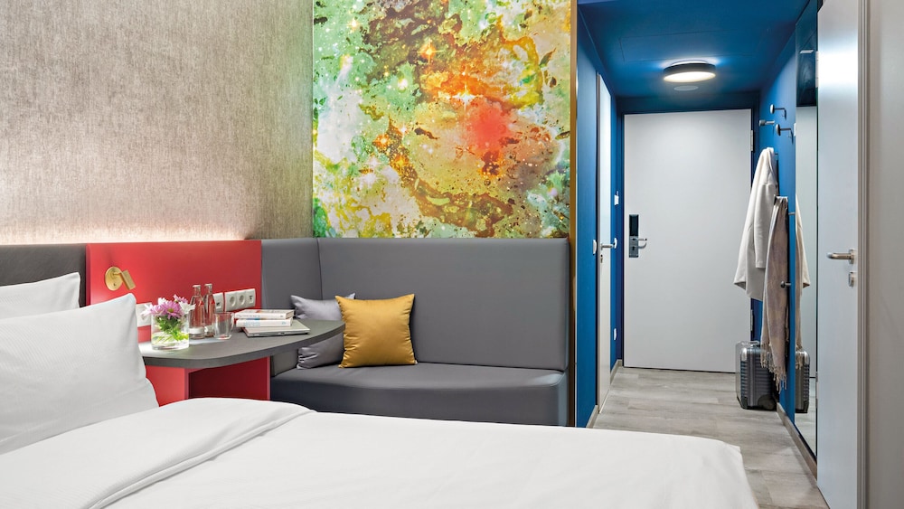Hey Lou Hotel Nördlingen — Hotel rooms in Nördlingen, Bavaria