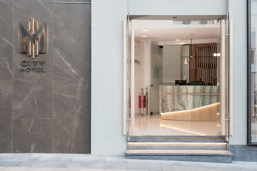 M City Hotel — Hotel building in Chania
