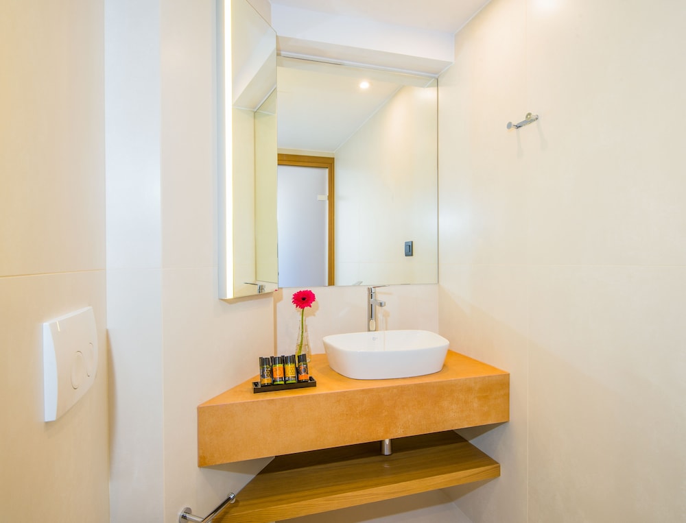 M City Hotel — Hotel rooms in Chania