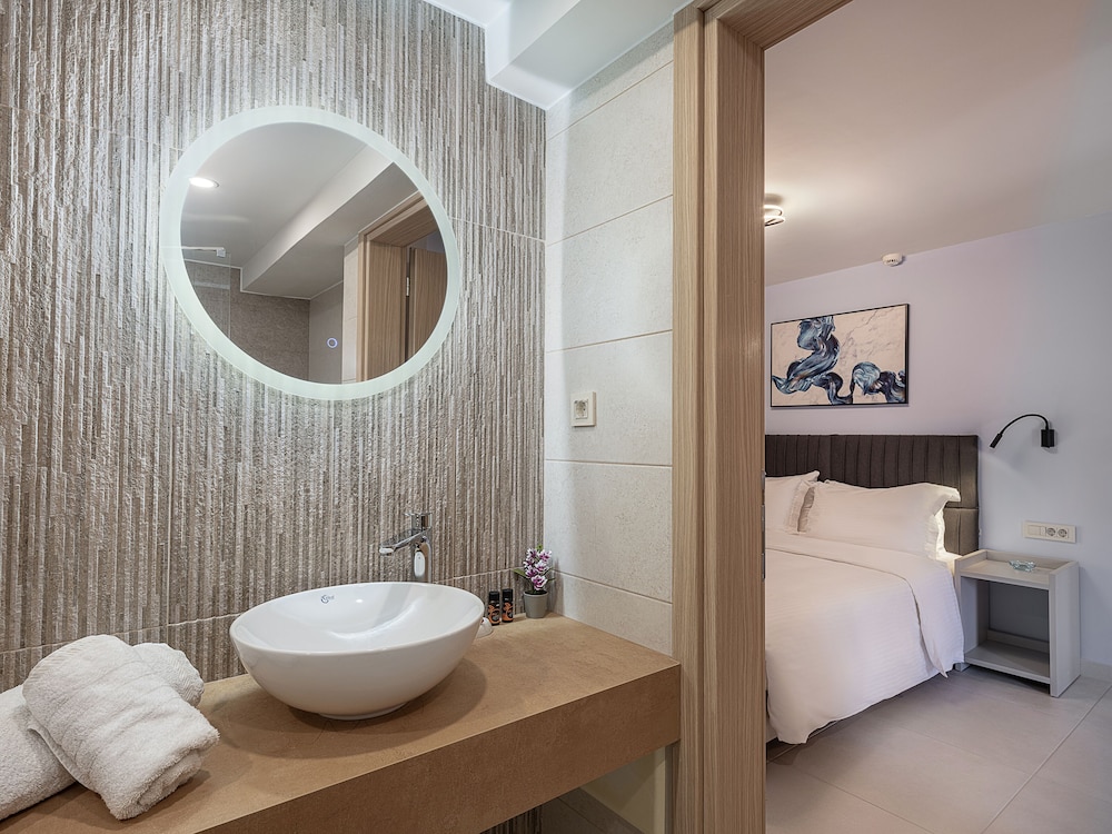 M City Hotel — Hotel rooms in Chania
