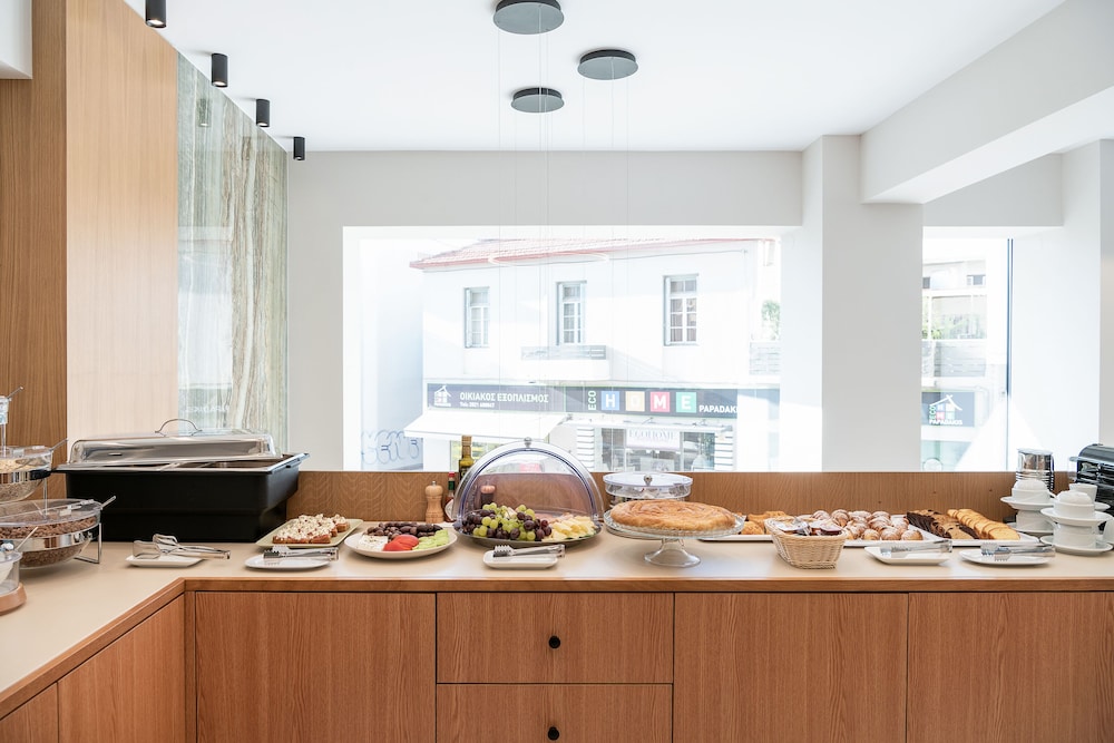 M City Hotel — Restaurant & bars in Chania