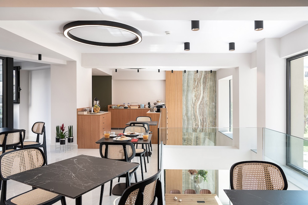 M City Hotel — Restaurant & bars in Chania