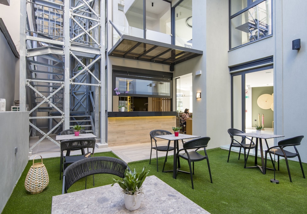M City Hotel — Restaurant & bars in Chania