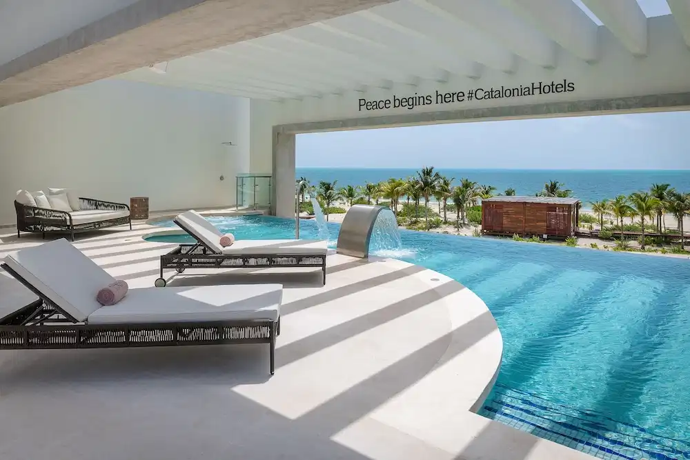 Catalonia Grand Costa Mujeres All Suites & Spa - All Inclusive — Swimming pool in Playa Mujeres, Quintana Roo