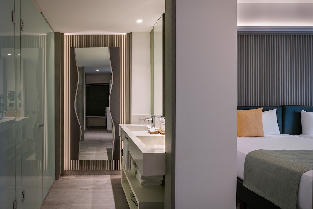 Catalonia Grand Costa Mujeres All Suites & Spa - All Inclusive — Hotel rooms in Playa Mujeres, Quintana Roo