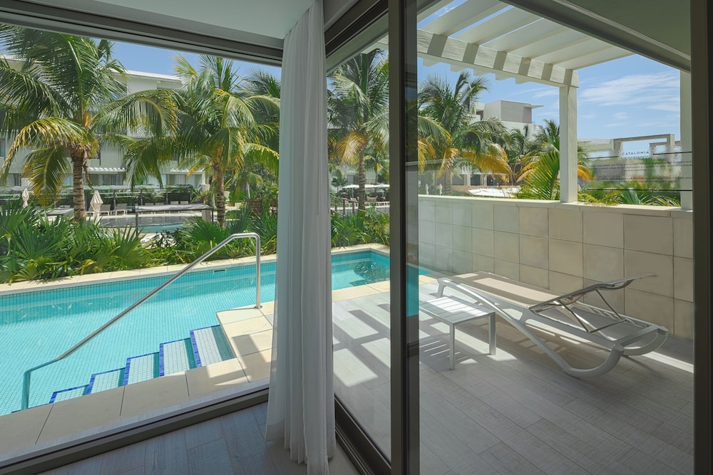 Catalonia Grand Costa Mujeres All Suites & Spa - All Inclusive — Hotel rooms in Playa Mujeres, Quintana Roo