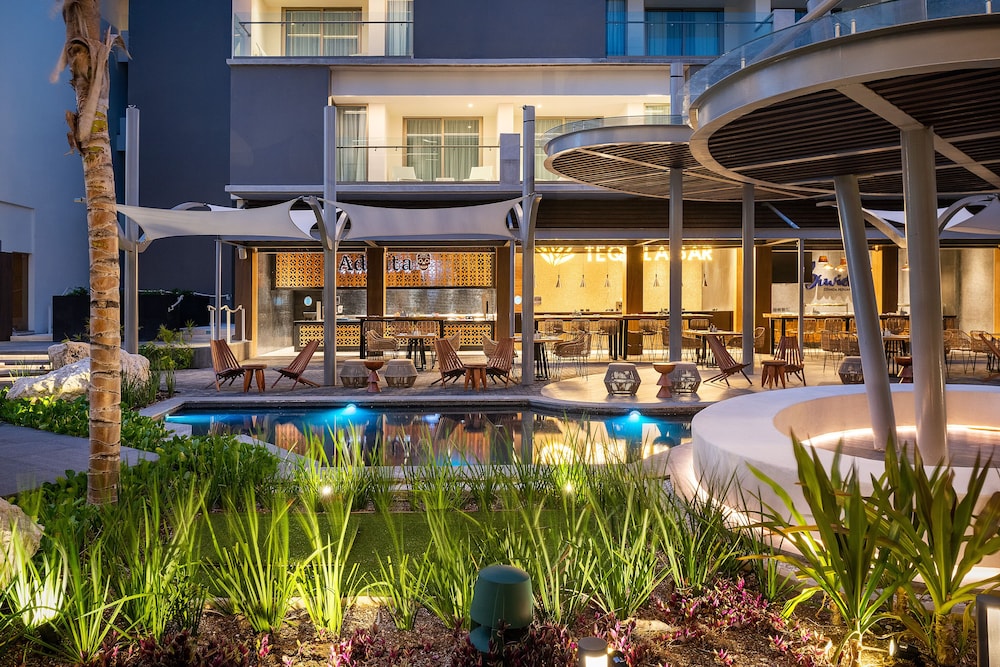 Catalonia Grand Costa Mujeres All Suites & Spa - All Inclusive — Restaurant & bars in Playa Mujeres, Quintana Roo