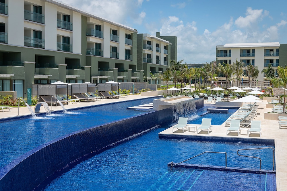 Catalonia Grand Costa Mujeres All Suites & Spa - All Inclusive — Swimming pool in Playa Mujeres, Quintana Roo