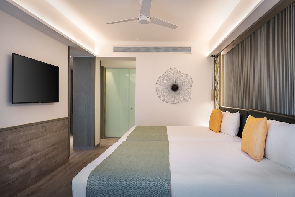 Catalonia Grand Costa Mujeres All Suites & Spa - All Inclusive — Hotel rooms in Playa Mujeres, Quintana Roo