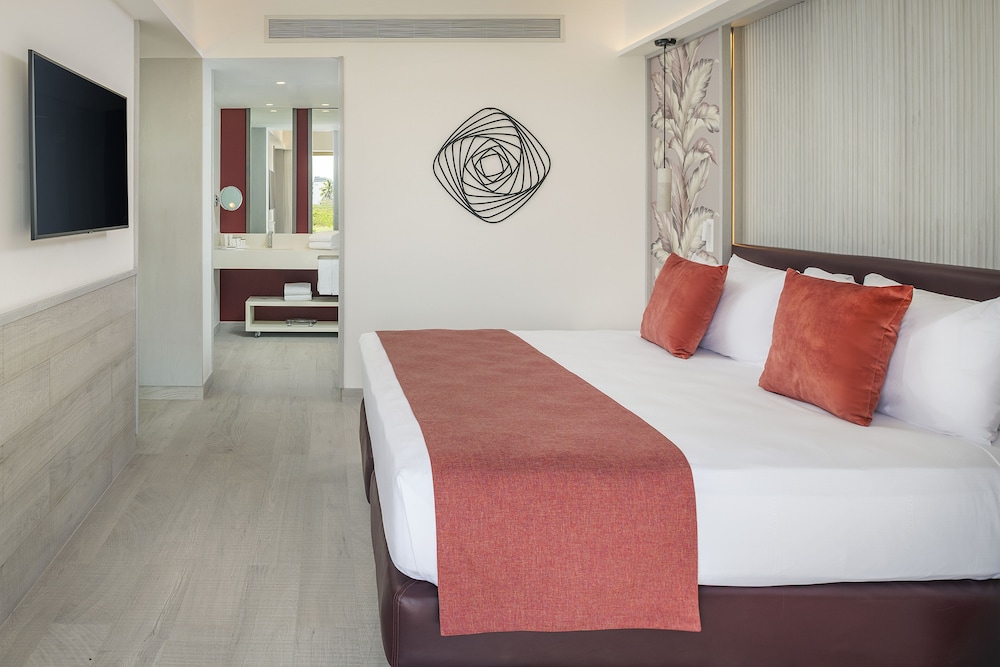 Catalonia Grand Costa Mujeres All Suites & Spa - All Inclusive — Hotel rooms in Playa Mujeres, Quintana Roo