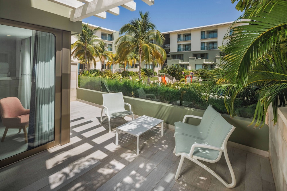 Catalonia Grand Costa Mujeres All Suites & Spa - All Inclusive — Hotel rooms in Playa Mujeres, Quintana Roo