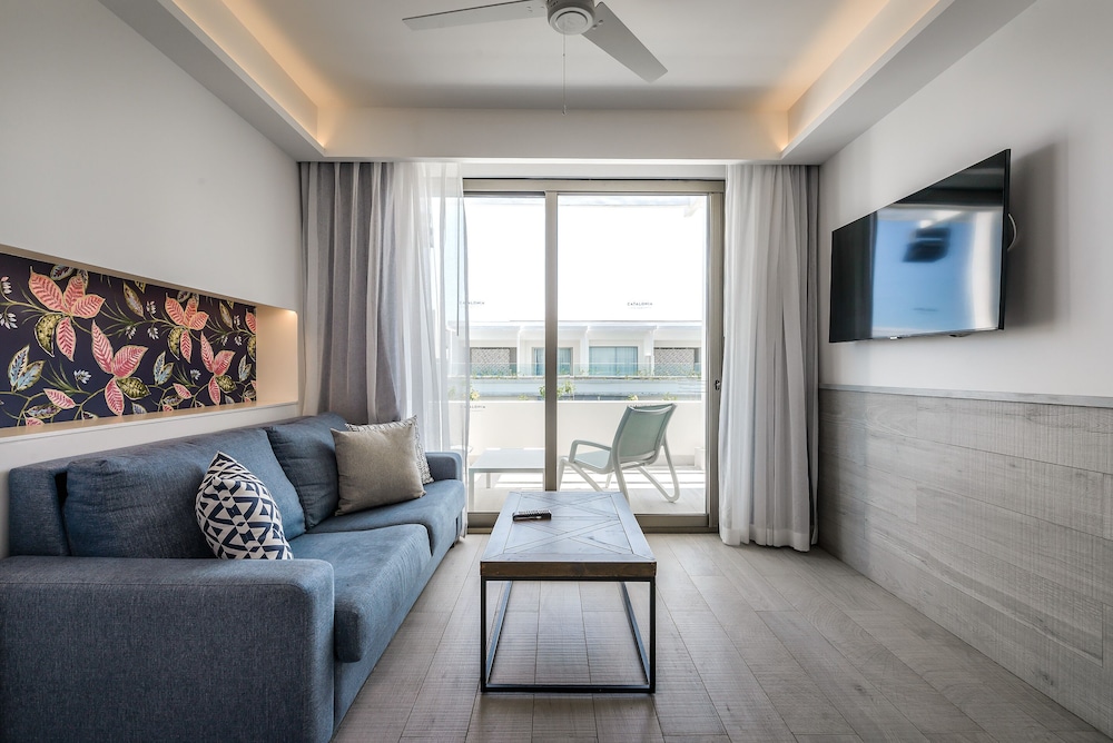 Catalonia Grand Costa Mujeres All Suites & Spa - All Inclusive — Hotel rooms in Playa Mujeres, Quintana Roo