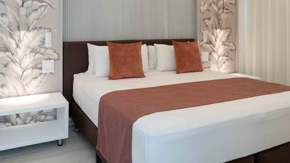 Catalonia Grand Costa Mujeres All Suites & Spa - All Inclusive — Hotel rooms in Playa Mujeres, Quintana Roo