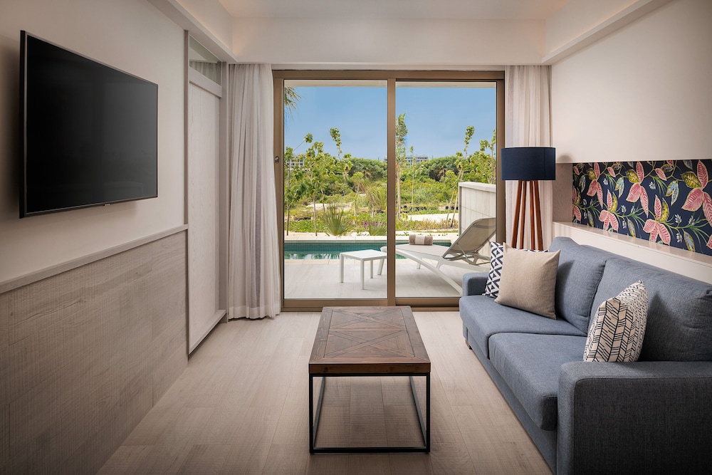 Catalonia Grand Costa Mujeres All Suites & Spa - All Inclusive — Hotel rooms in Playa Mujeres, Quintana Roo