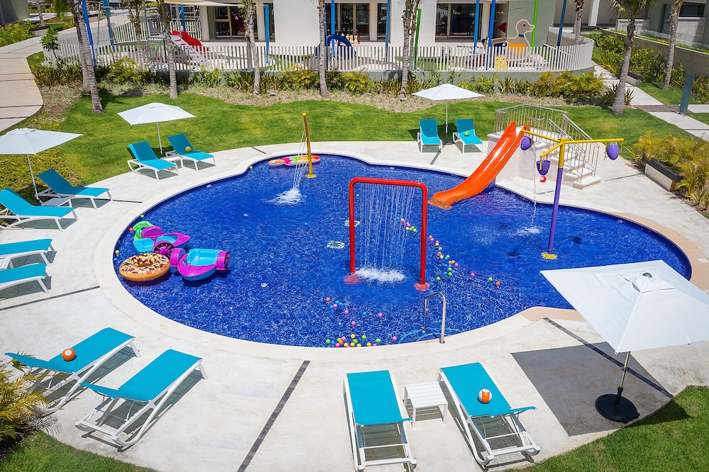 Catalonia Grand Costa Mujeres All Suites & Spa - All Inclusive — Swimming pool in Playa Mujeres, Quintana Roo